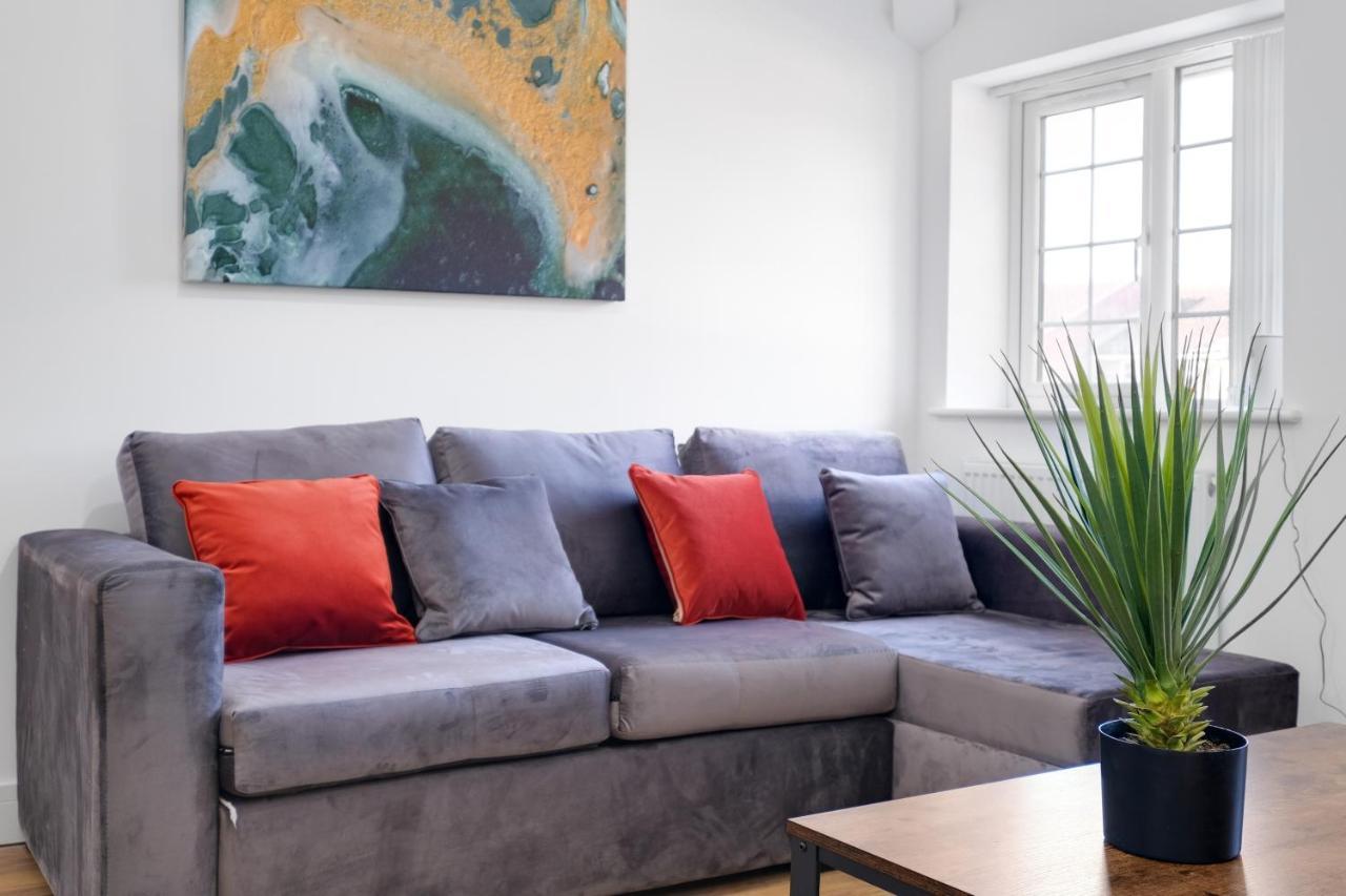 Pinewood Studios, Iver Slough Heathrow 1 & 2 Bedroom Apartments With Parking By Arista Living מראה חיצוני תמונה