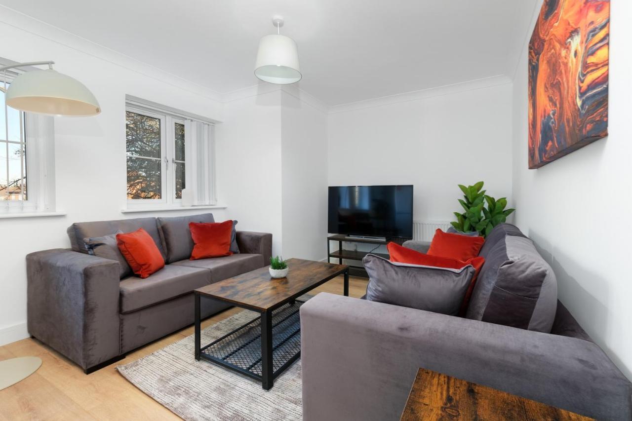 Pinewood Studios, Iver Slough Heathrow 1 & 2 Bedroom Apartments With Parking By Arista Living מראה חיצוני תמונה