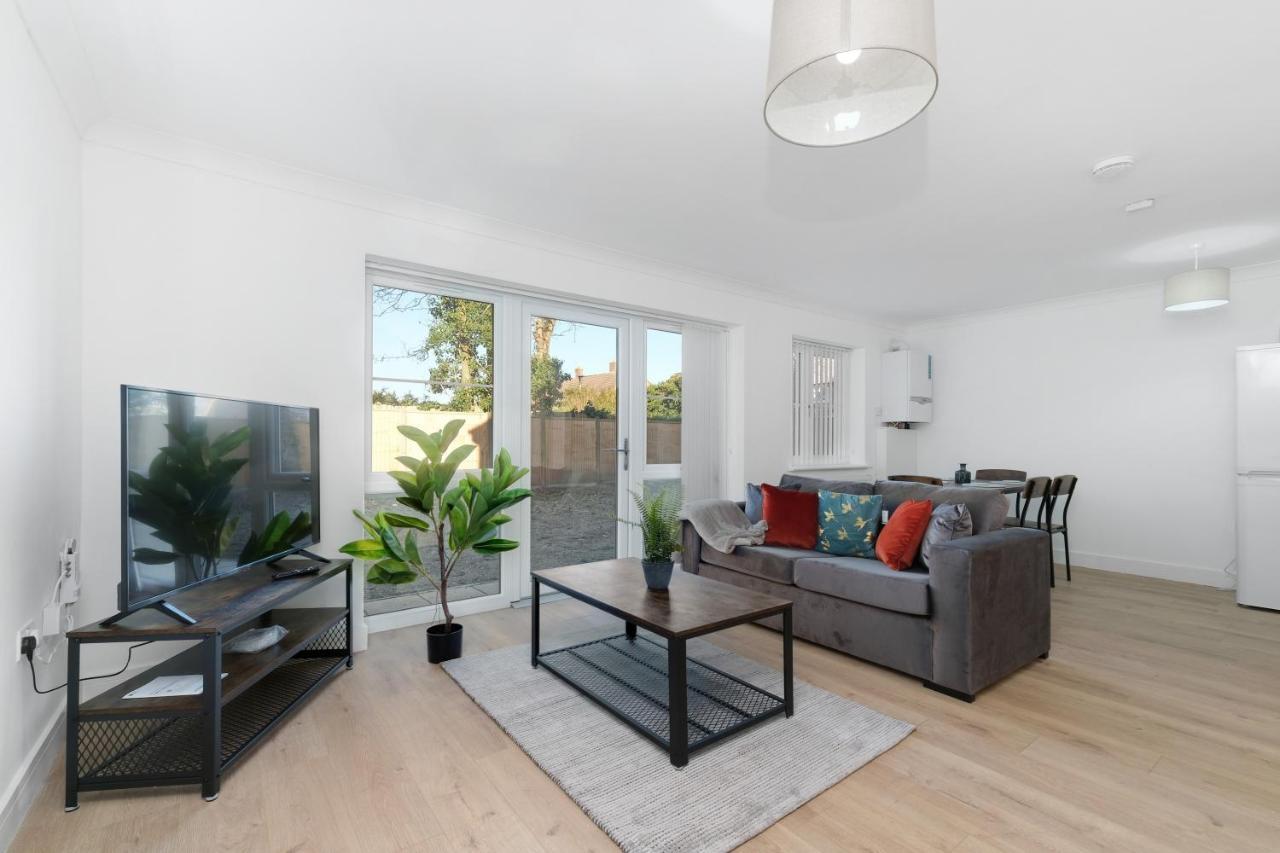 Pinewood Studios, Iver Slough Heathrow 1 & 2 Bedroom Apartments With Parking By Arista Living מראה חיצוני תמונה
