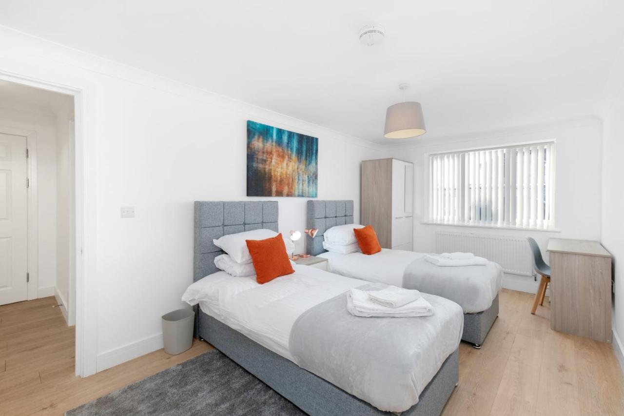 Pinewood Studios, Iver Slough Heathrow 1 & 2 Bedroom Apartments With Parking By Arista Living מראה חיצוני תמונה