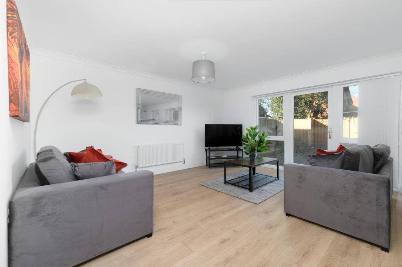 Pinewood Studios, Iver Slough Heathrow 1 & 2 Bedroom Apartments With Parking By Arista Living מראה חיצוני תמונה