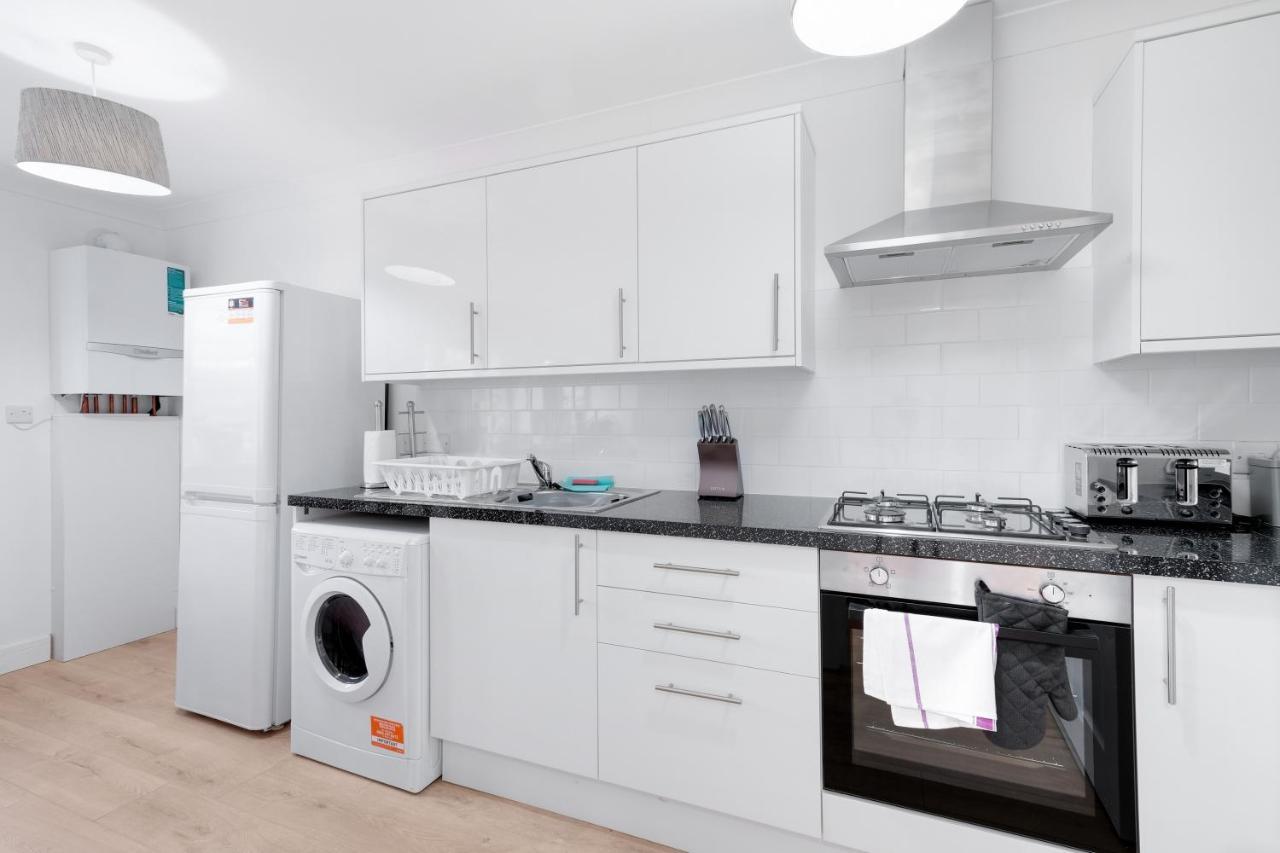 Pinewood Studios, Iver Slough Heathrow 1 & 2 Bedroom Apartments With Parking By Arista Living מראה חיצוני תמונה