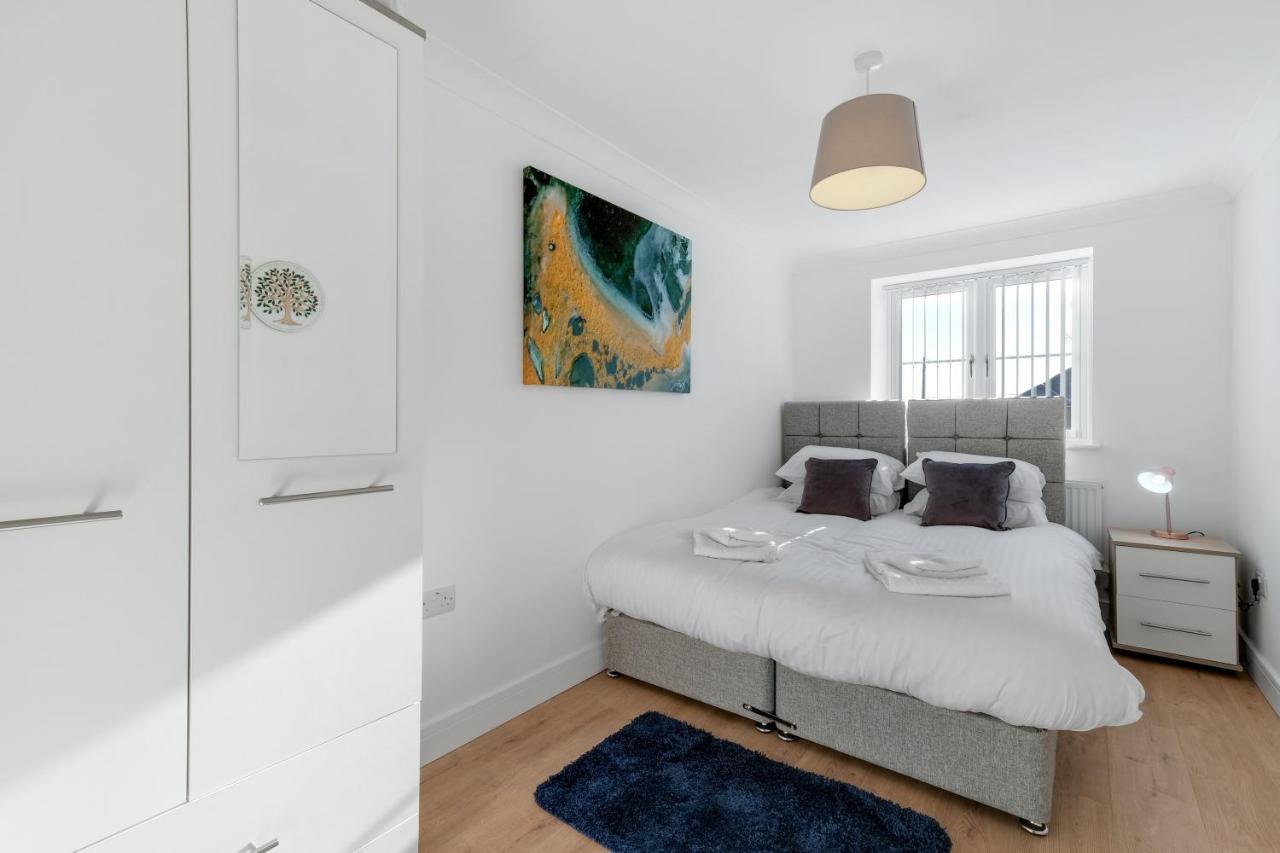 Pinewood Studios, Iver Slough Heathrow 1 & 2 Bedroom Apartments With Parking By Arista Living מראה חיצוני תמונה