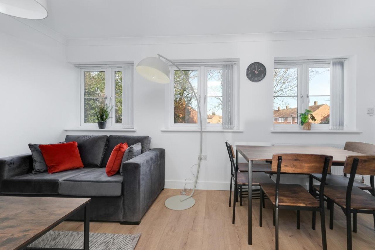 Pinewood Studios, Iver Slough Heathrow 1 & 2 Bedroom Apartments With Parking By Arista Living מראה חיצוני תמונה