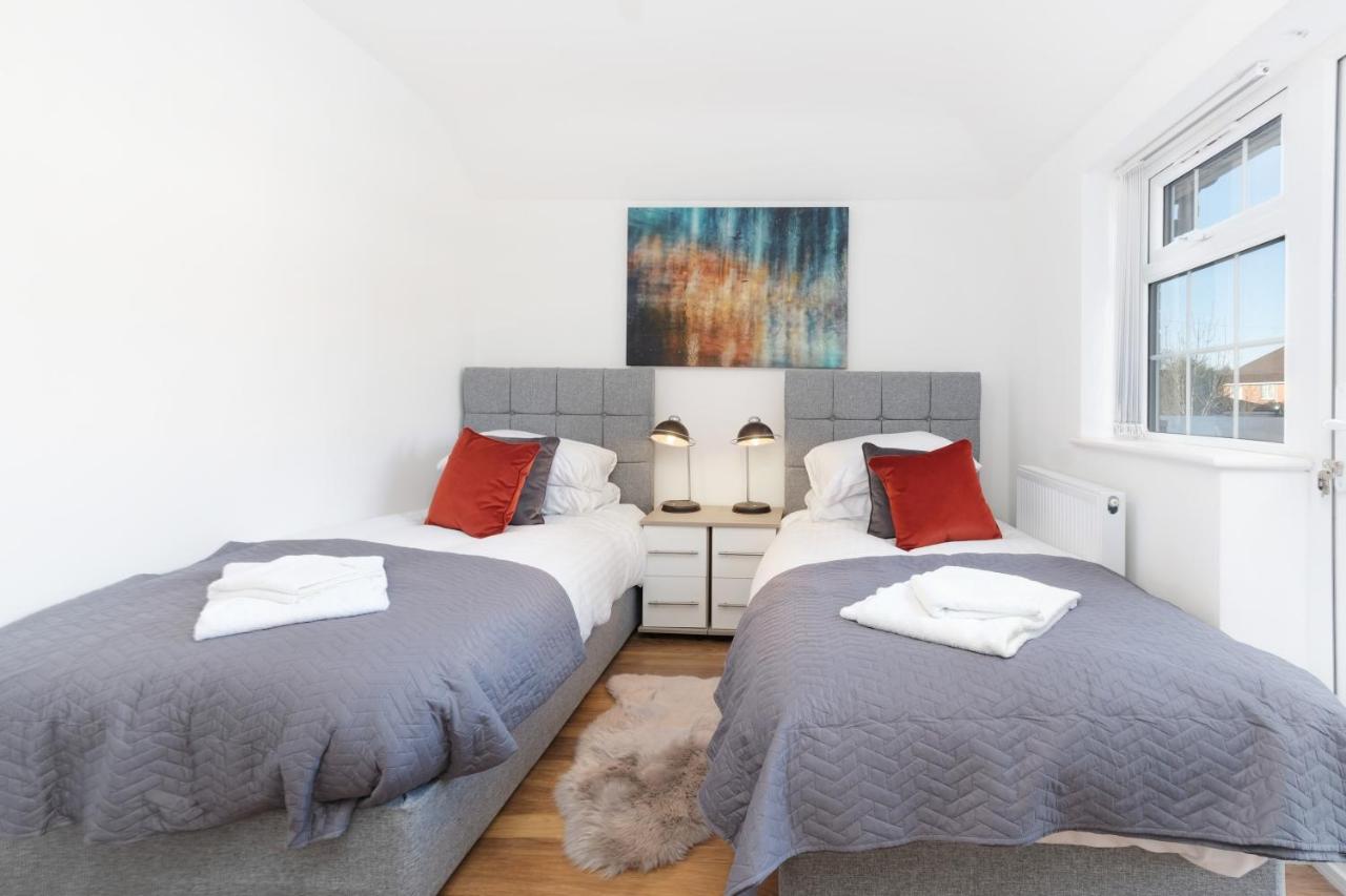 Pinewood Studios, Iver Slough Heathrow 1 & 2 Bedroom Apartments With Parking By Arista Living מראה חיצוני תמונה