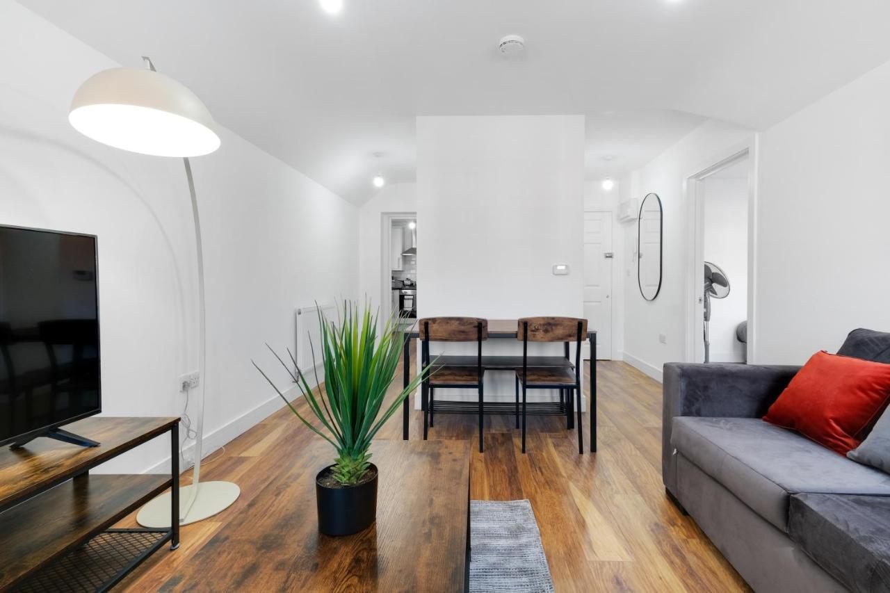 Pinewood Studios, Iver Slough Heathrow 1 & 2 Bedroom Apartments With Parking By Arista Living מראה חיצוני תמונה