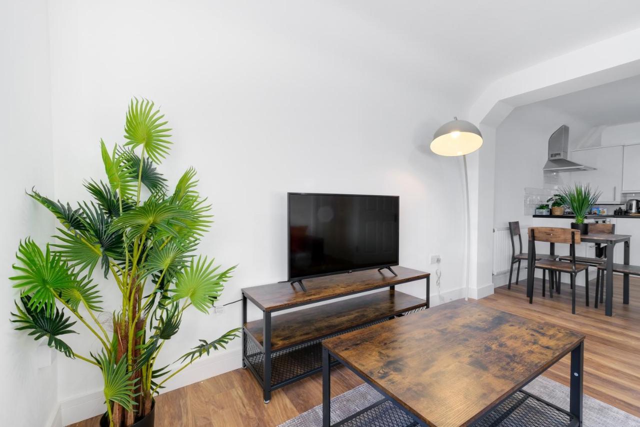 Pinewood Studios, Iver Slough Heathrow 1 & 2 Bedroom Apartments With Parking By Arista Living מראה חיצוני תמונה
