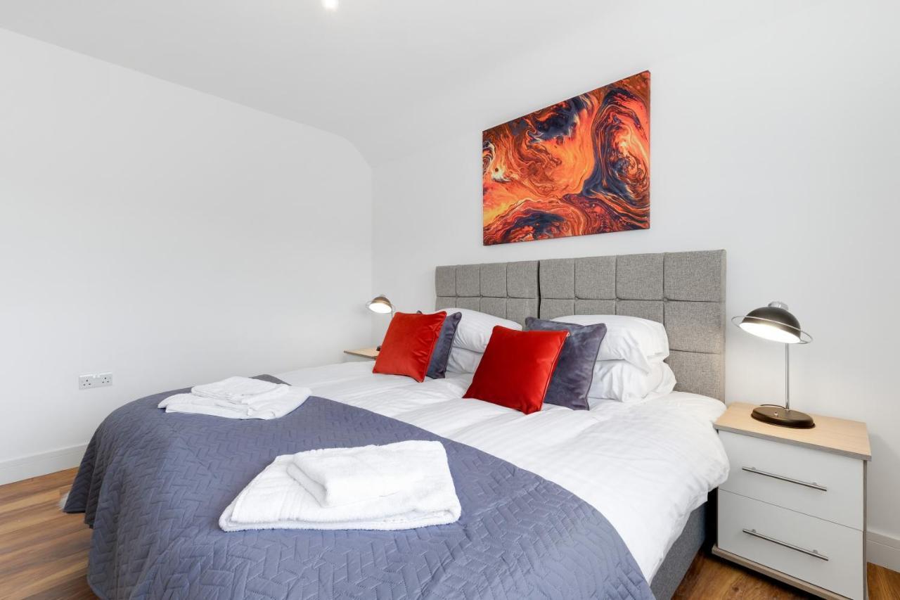 Pinewood Studios, Iver Slough Heathrow 1 & 2 Bedroom Apartments With Parking By Arista Living מראה חיצוני תמונה