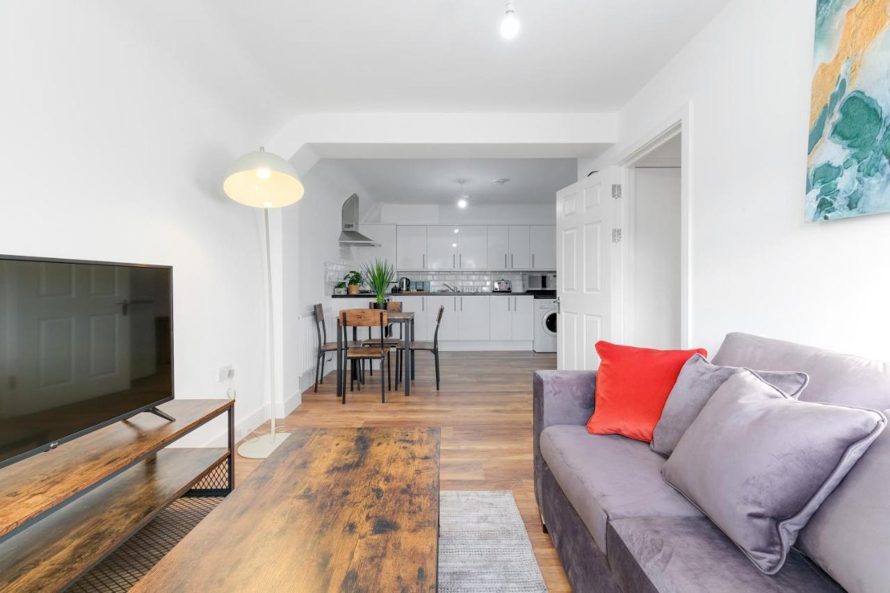 Pinewood Studios, Iver Slough Heathrow 1 & 2 Bedroom Apartments With Parking By Arista Living מראה חיצוני תמונה