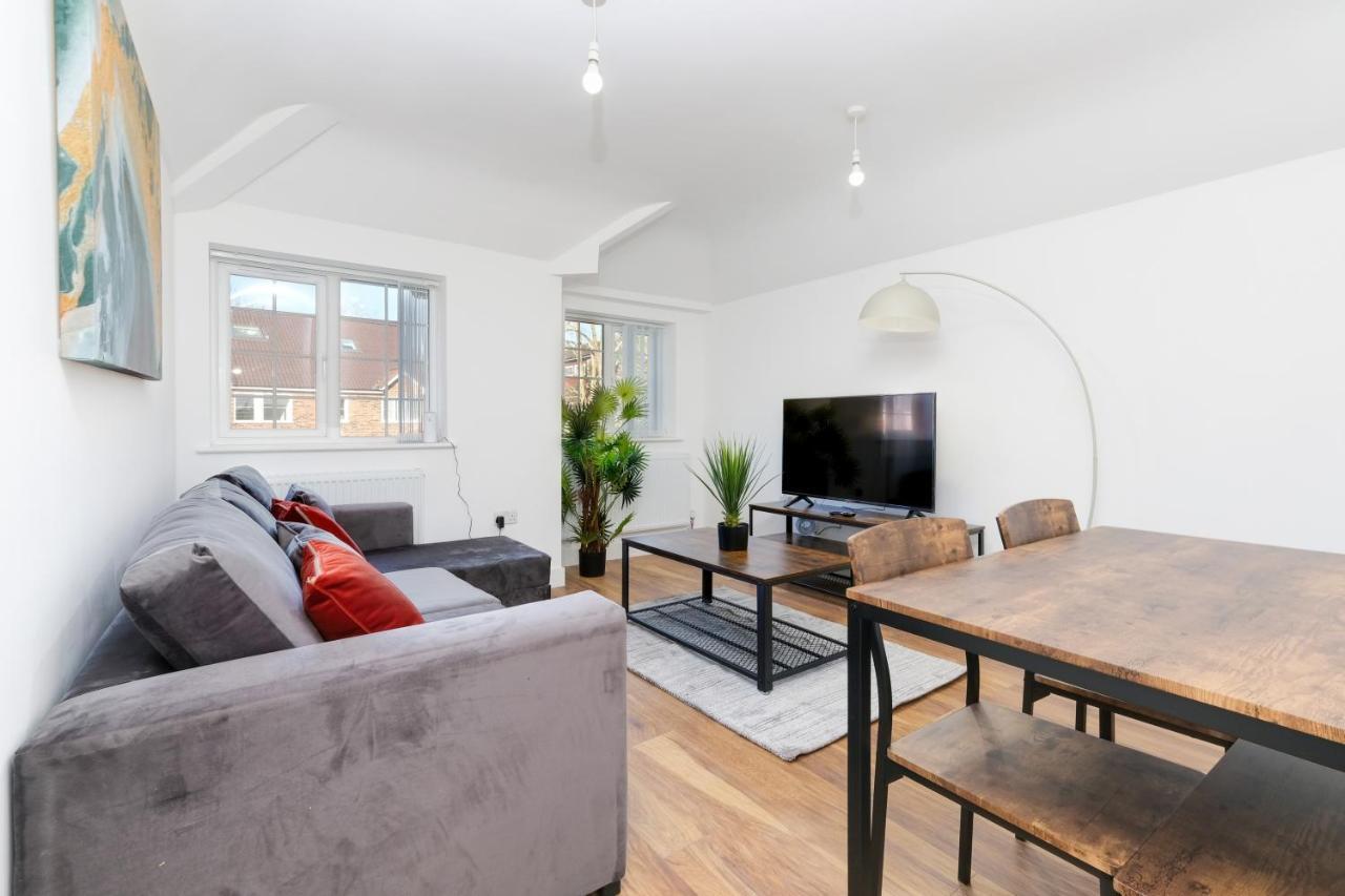 Pinewood Studios, Iver Slough Heathrow 1 & 2 Bedroom Apartments With Parking By Arista Living מראה חיצוני תמונה
