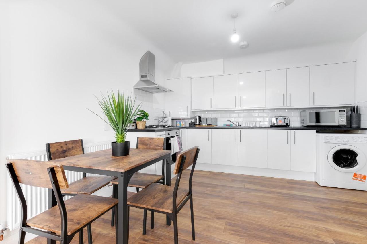 Pinewood Studios, Iver Slough Heathrow 1 & 2 Bedroom Apartments With Parking By Arista Living מראה חיצוני תמונה